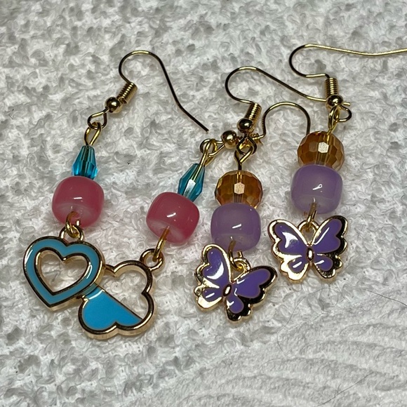 2 PAIR of earrings in the Betsy Johnson style - Picture 2 of 7